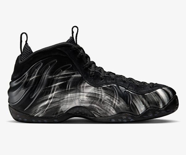 Nike Foamposite One Black and White